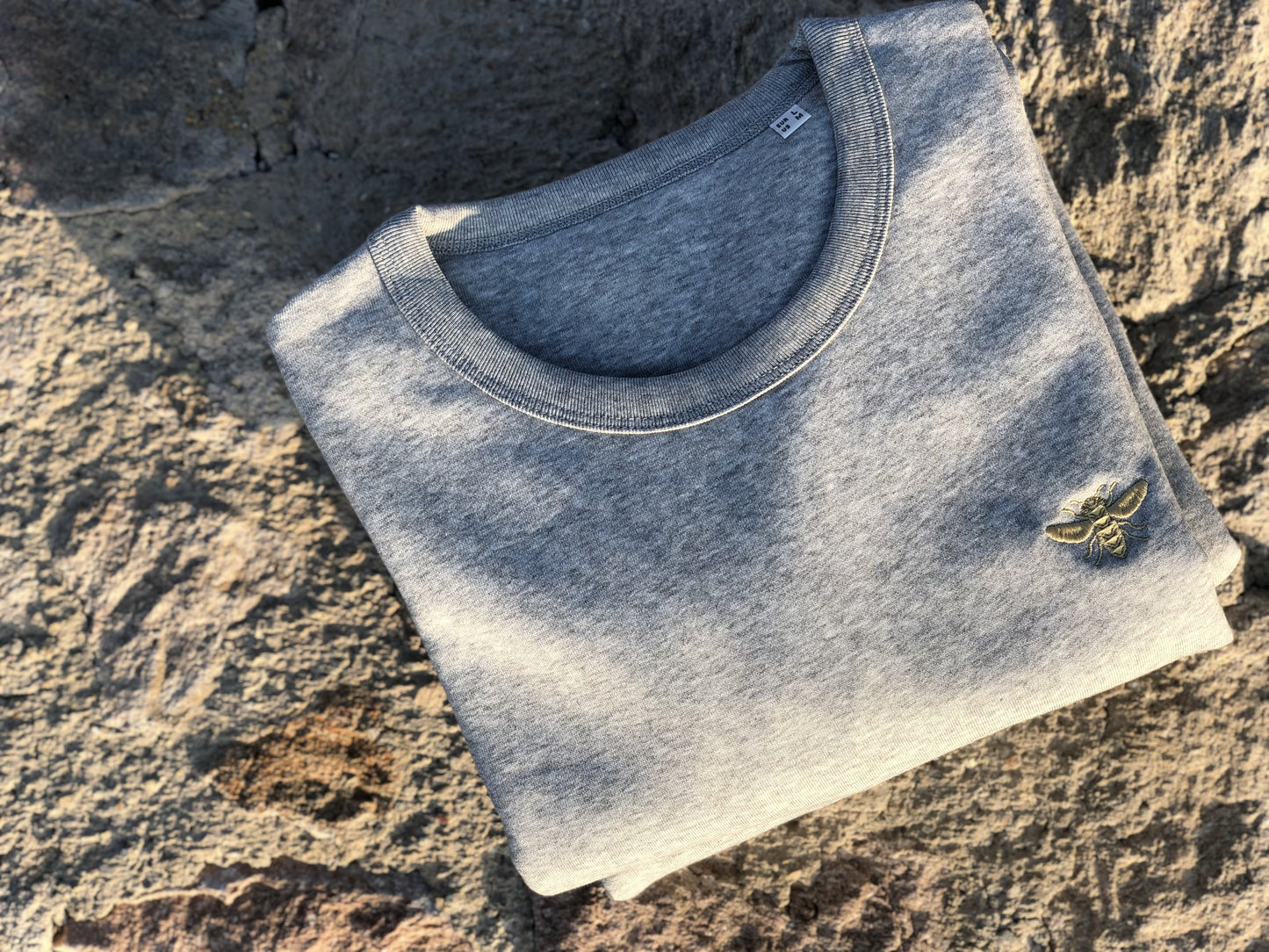 Sweatshirt Grau Bio Baumwolle Stick Biene Gold